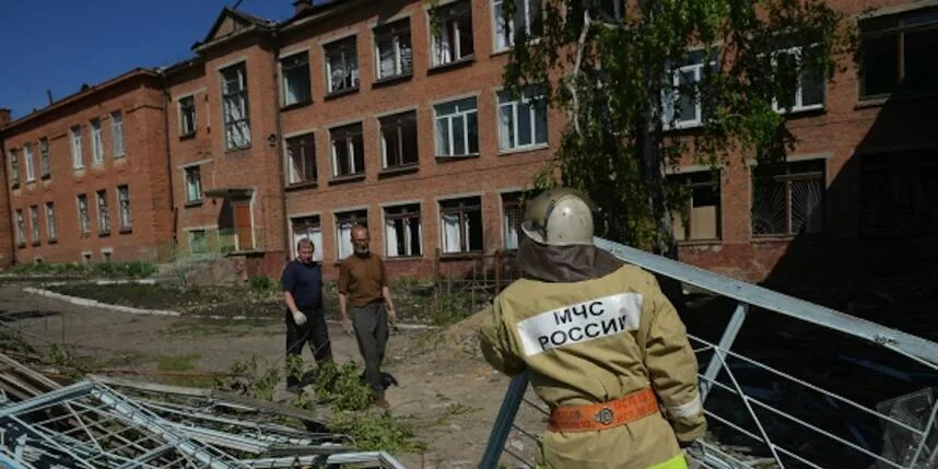 Прогноз погоды в ефремове тульской области. Смерч в Ефремове Тульской области. Смерч в Ефремове 2013. Смерч в городе Ефремов. Торнадо в Ефремове.