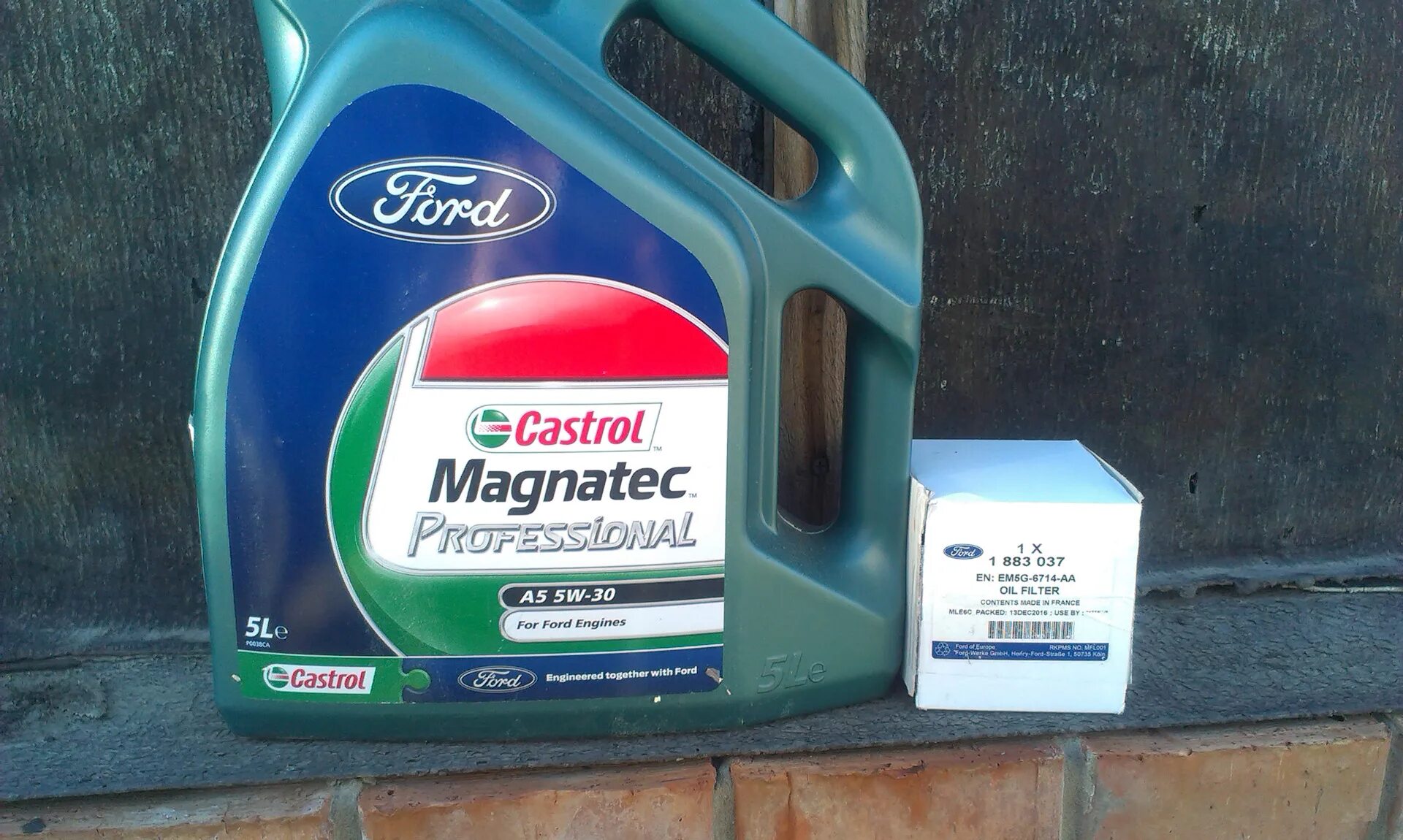 Масло моторное форд фокус 1. 157b77 Castrol. Масло для Форд Фьюжн 1.4. 5 W 30 Magnatec масло моторное Ford Fusion. Моторное масло для Форд Фьюжн 1.6 бензин.