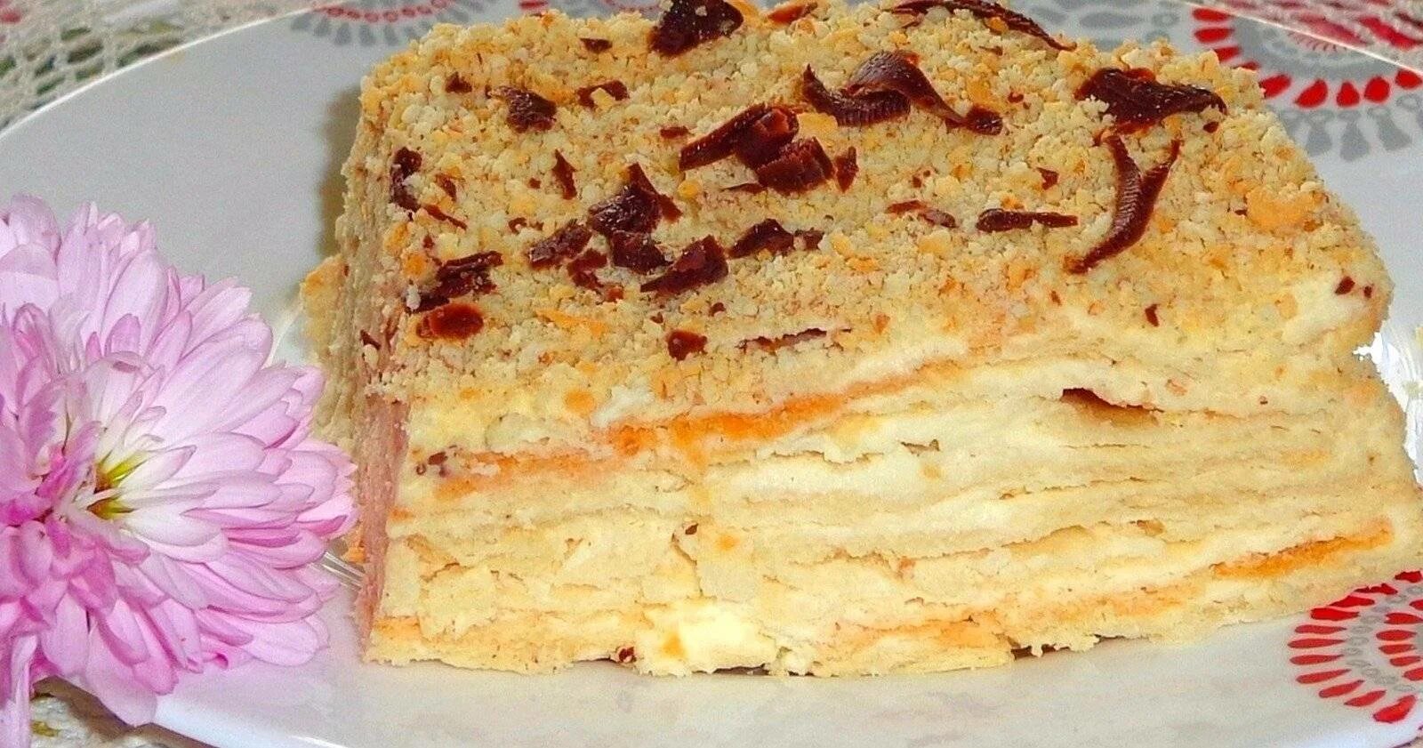 Рецепт самого вкусного наполеона заварным кремом. Торт сметанник Коржевой. Торт Наполеон. Торт с заварным кремом в домашних. Вкусный торт с заварным кремом.