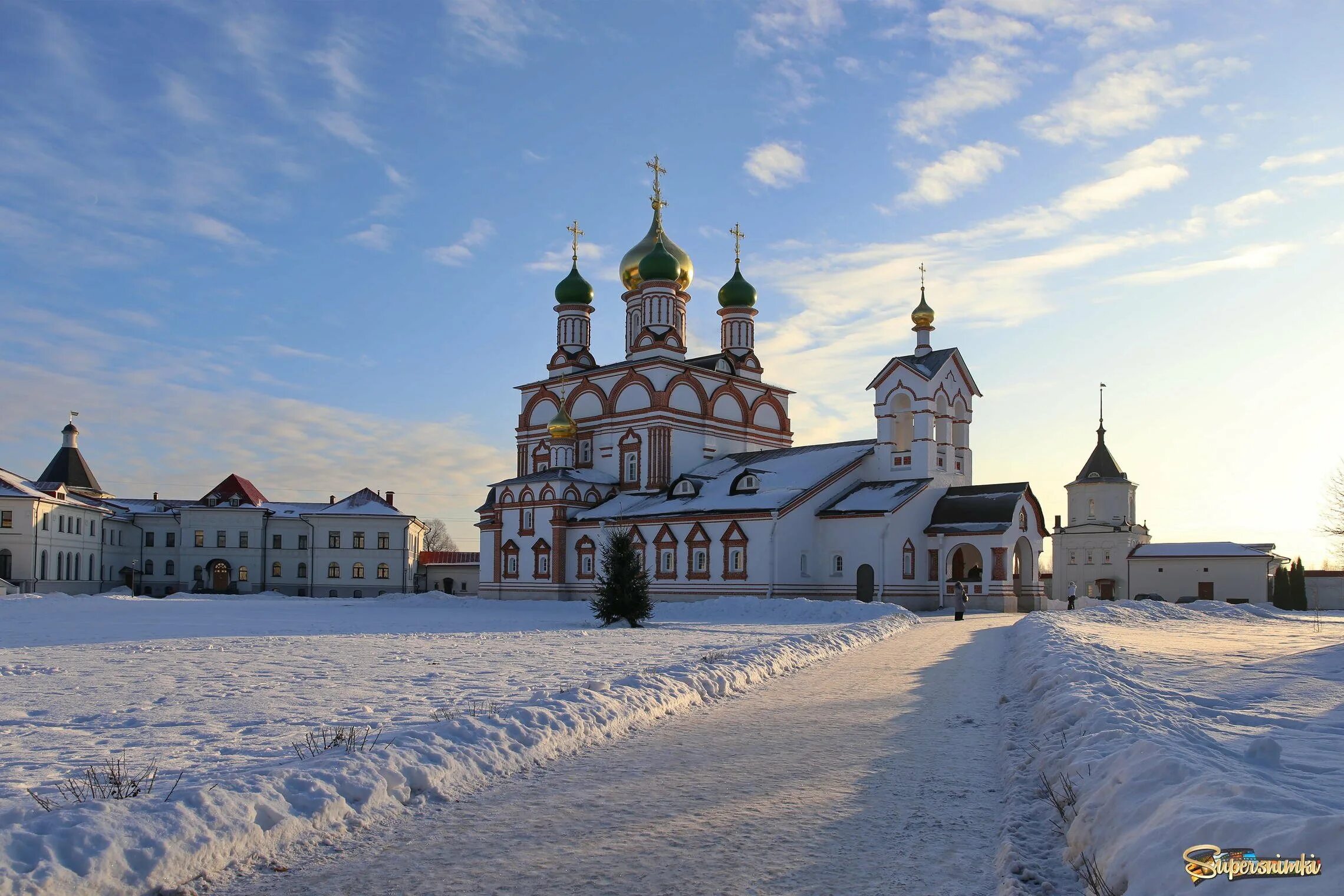 Троице-Сергиев Варницкий монастырь. Варницкий монастырь Ростов Великий. Родина Сергия Радонежского монастырь. Троице-Сергиев Варницкий монастырь, поселок Варницы.