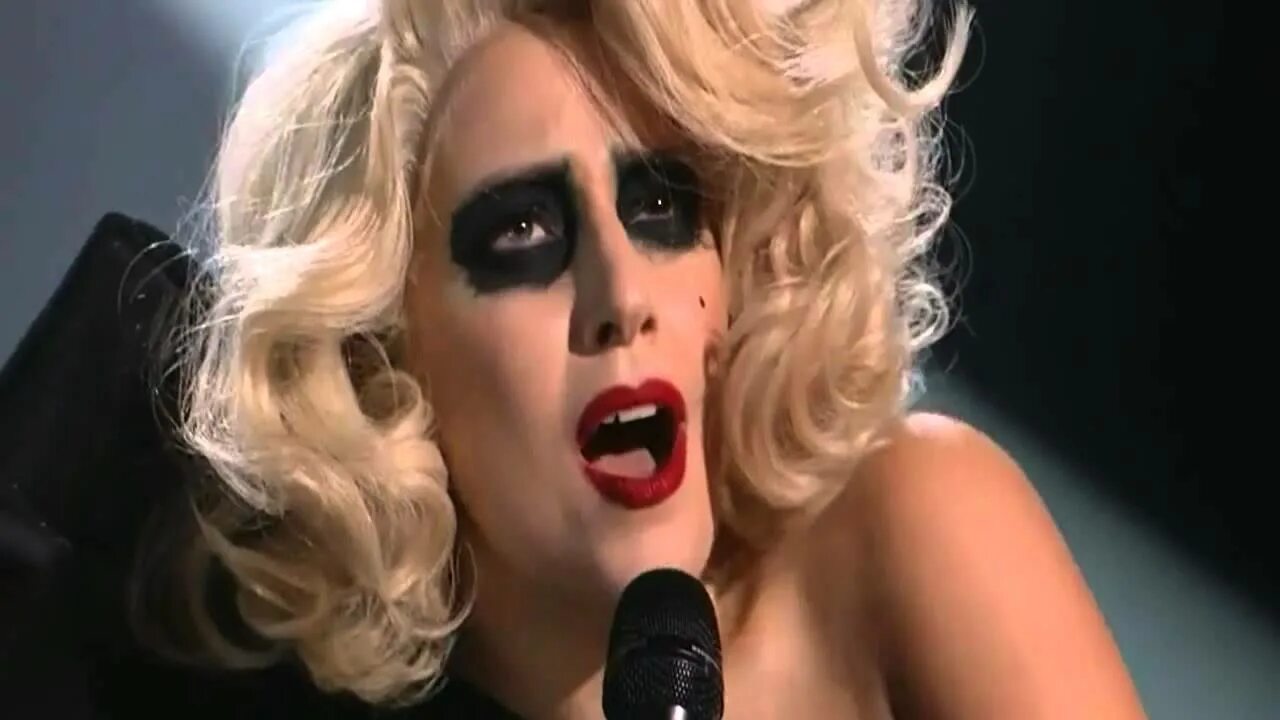 Леди гага блади. Lady Gaga Grammy 2012. Grammy 2012 Lady Gaga Marry the Night.