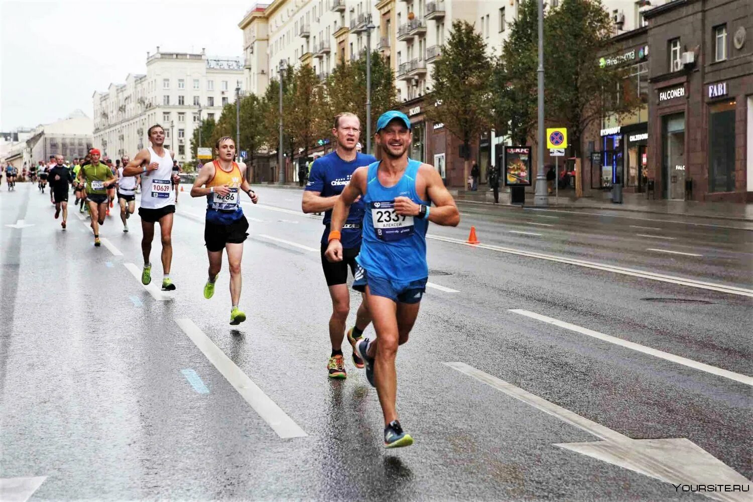 Профессиональный бег. Беговые гонки. Марафон вб. Марафон вб. Московский полумарафон.