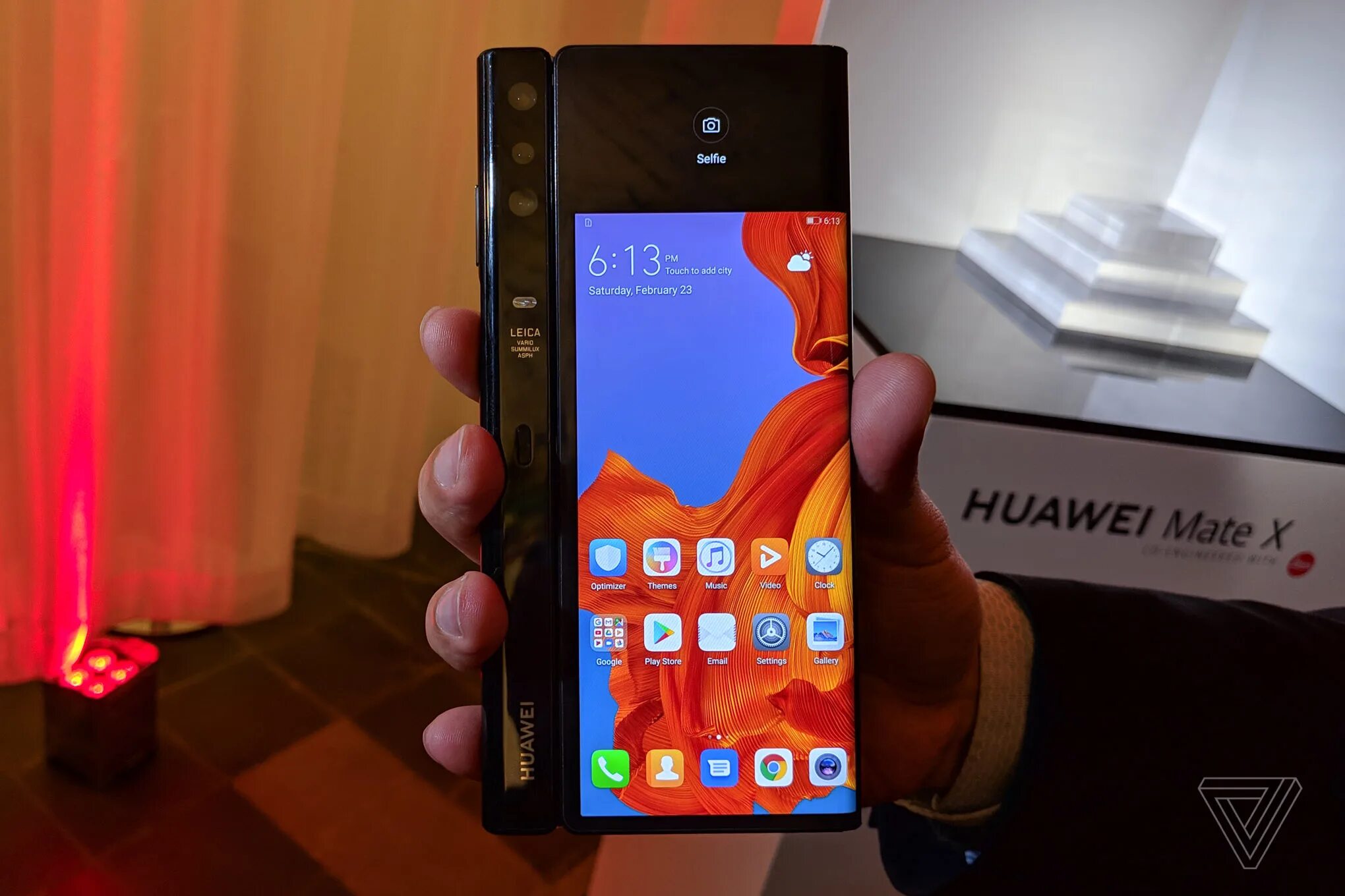 Huawei mate 2 купить. Хуавей мейт x. Хуавей складной смартфон. Huawei Mate x 5g. Раскладной смартфон Huawei Mate.