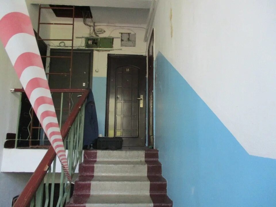 Дом 100 подъездов. Дом 100 подъездов