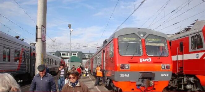 Поезд Омск. Электропоезда Омска. Поезд Омск Петропавловск. Электричка Омск Петропавловск Казахстан. Поезд татарская омск