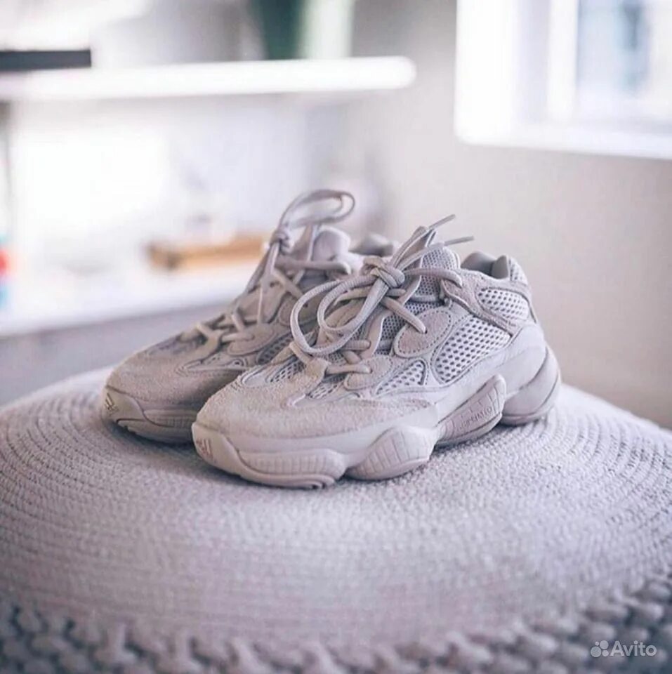 Кроссовки yeezy 500. Кроссовки adidas Yeezy 500. Adidas Yeezy 200. Кроссовки Yeezy Boost 500. Adidas Yeezy 500 шнуровка.