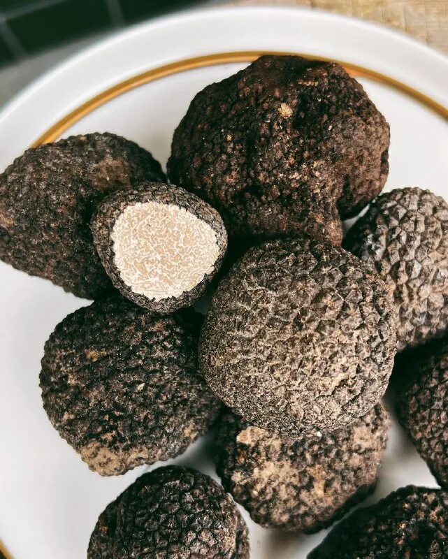 трюфели лучшие. карамель трюфельная. трюфели лучшие. трюфели лучшие. конфеты трюфель круглые.