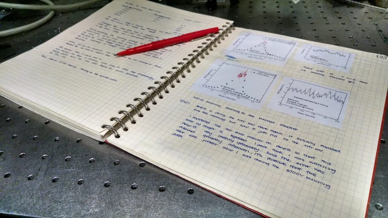 Lab notebook. Lab notebook книга. labbook. lab book примеры. physics laboratory copybook.