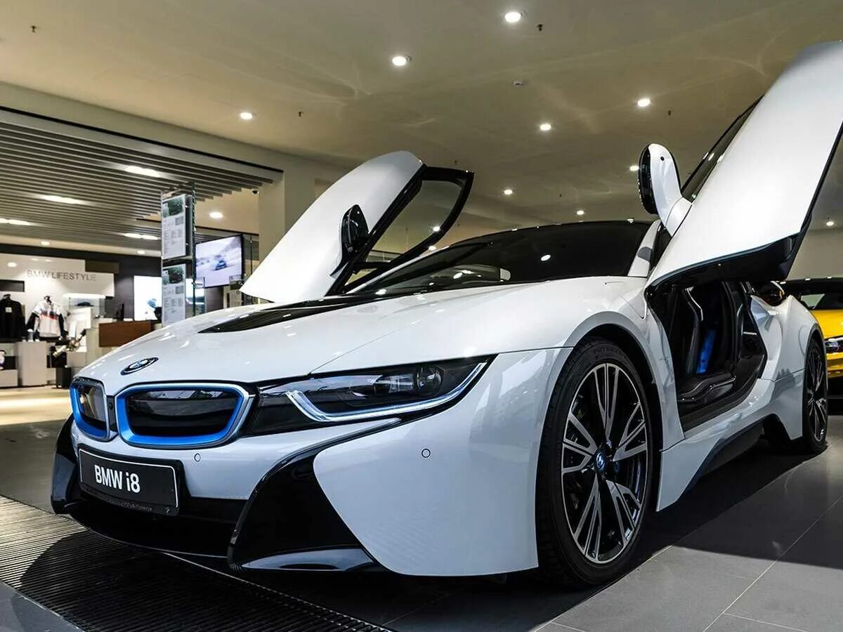 Б в ай 8. Новая BMW i8. BMW i8 Price. BMW i8 2022. БМВ ай 8 2022.