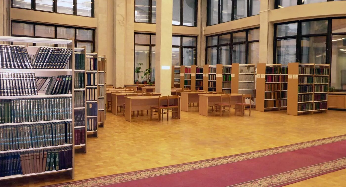 К нам приходят не только за книгой". Библиотекари - о своей работе / Новости гор