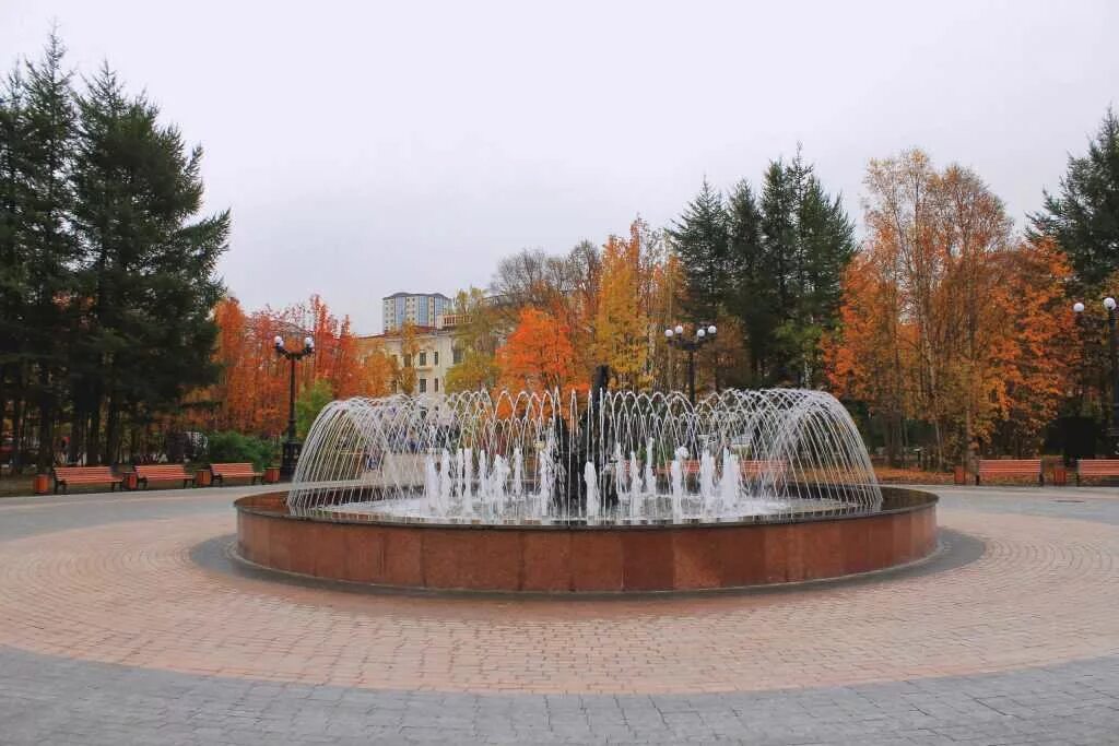 Ногинск городской парк арка. Парк на буркова мурманск. Сквер зои космодемьянской мурманск. Парки в мурманске. Мурманск парк.