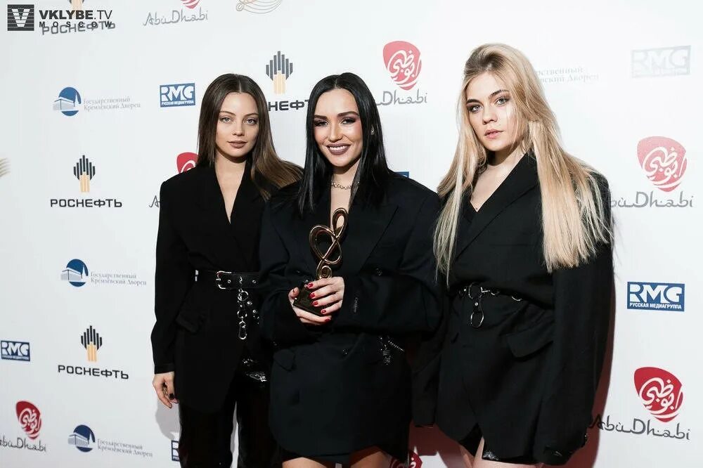 Бывшие серебро группа. Группа SEREBRO 2022. Серебро группа 2000. Группа серебро состав. Группа серебро 2006 год.