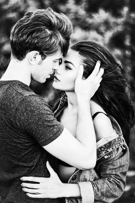 прощальные объятия. красивые пары. картинки влюбленных. парень и девушка. черно первая любовь.