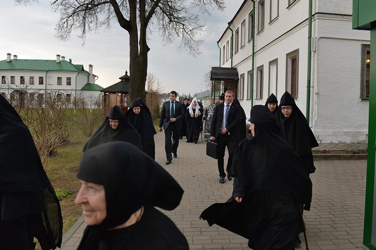 расписание богослужений в алексеевском монастыре на красносельской. расписание служб в храме казанской божьей матери. расписание богослужений. расписание служб в храме светлая неделя. задонский монастырь расписание служб в храме.