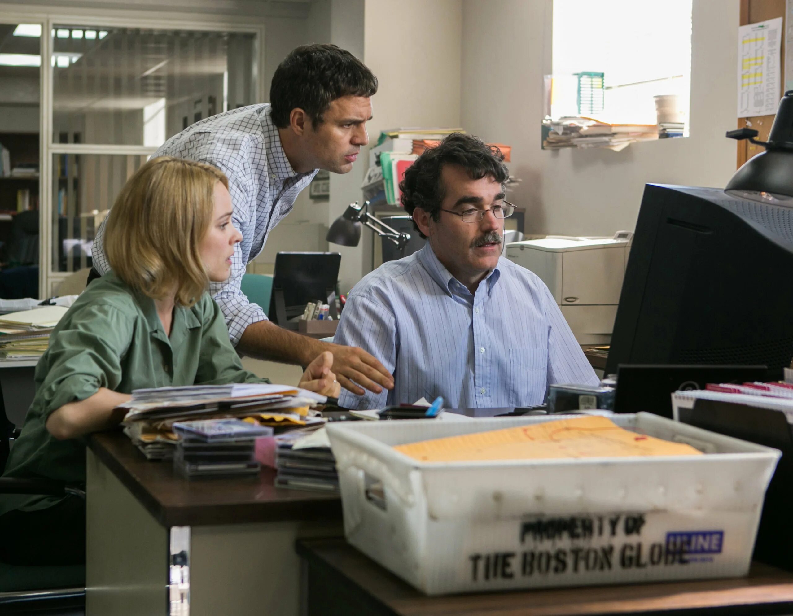 В центре внимания 2015. В центре внимания фильм. в центре внимания (spotlight), 2015. марк руффало рэйчел макадамс. марк руффало в центре внимания.