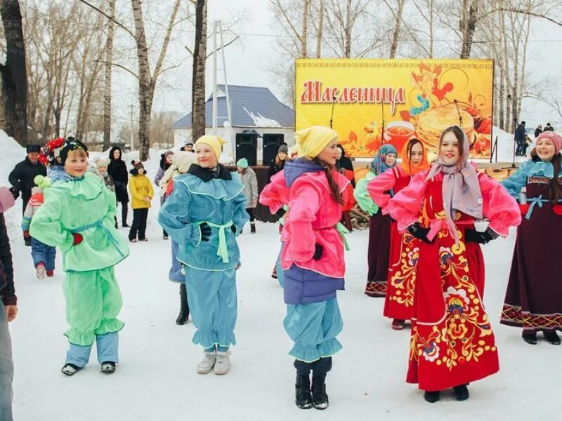 Проводы зимы в омске. Проводы зимы костюмы. Костюм на праздник проводы зимы. Костюм зимы на проводы зимы. Проводы зимы в красных Четаях.