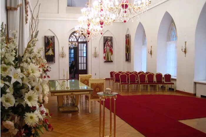 музей заповедник царицыно загс. средний дворец оперный дом в царицыно. оперный дом царицыно загс. свадебный дом. музей заповедник царицыно регистрация брака.