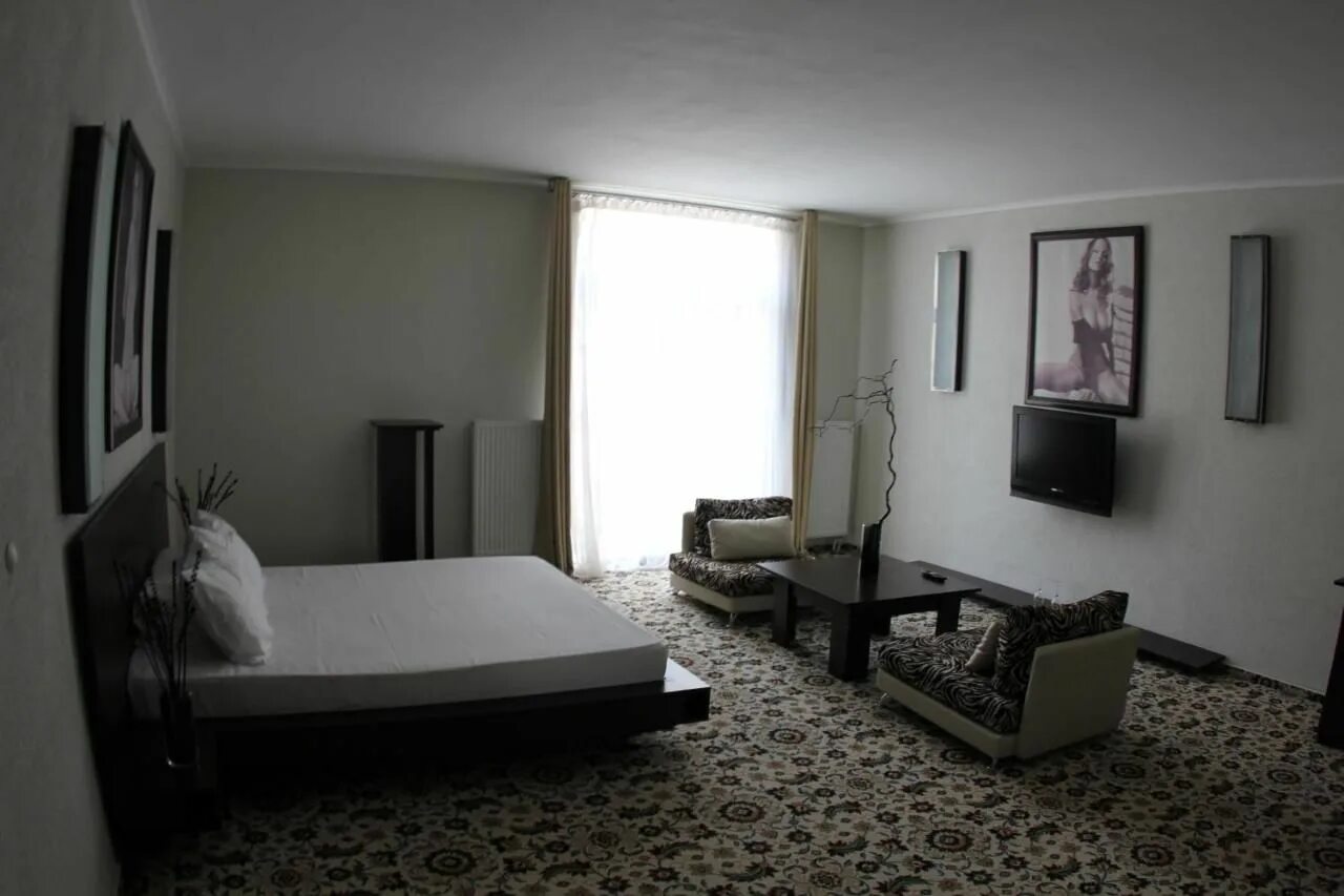 Hotel blus kaliningrad. Deadwood blues калининград. Hotel blus kaliningrad. Гостиница блюз юрюзань. Hotel blus kaliningrad.