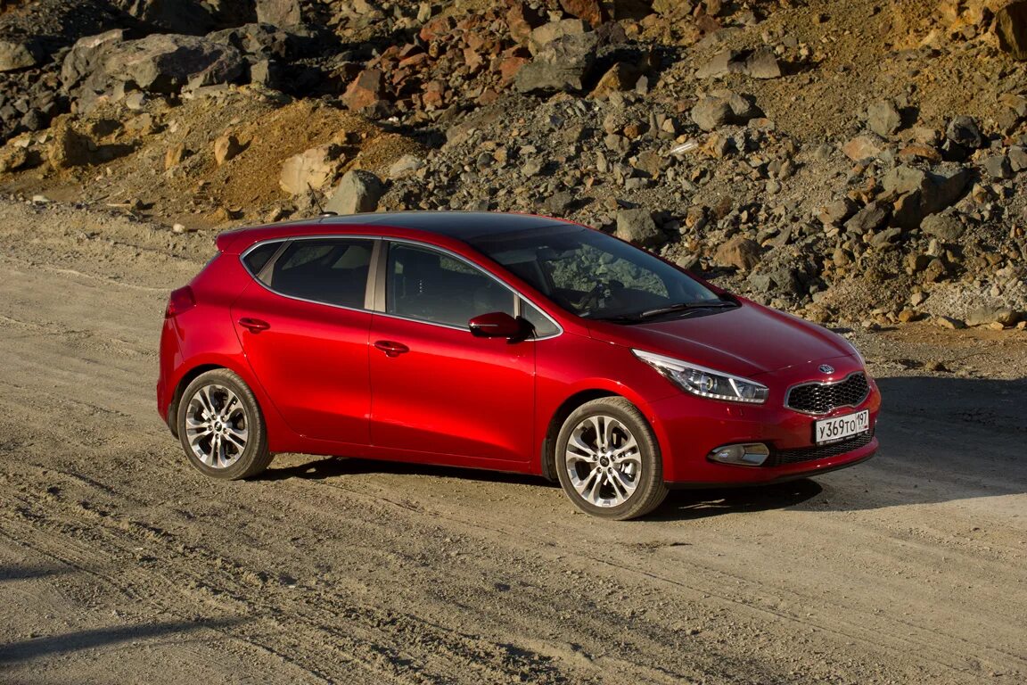 Сид называется. Kia Ceed хэтчбек. Киа СИД красная 2012. Kia Ceed 2 красная. Киа СИД хэтчбек красный.