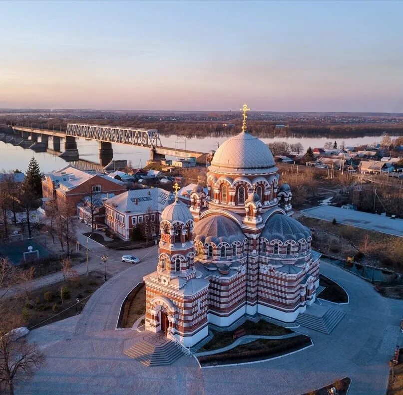 Щурово пресвятая троица. Храм Щурово Коломна. Троицкая Церковь Коломна Щурово. Церковь Пресвятой Троицы Коломна. Коломна Щурово храм Пресвятой.