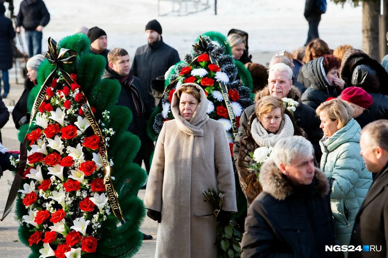 Похоронили красноярск. Могила Алексея Клешко. Могила Клешко Красноярск.