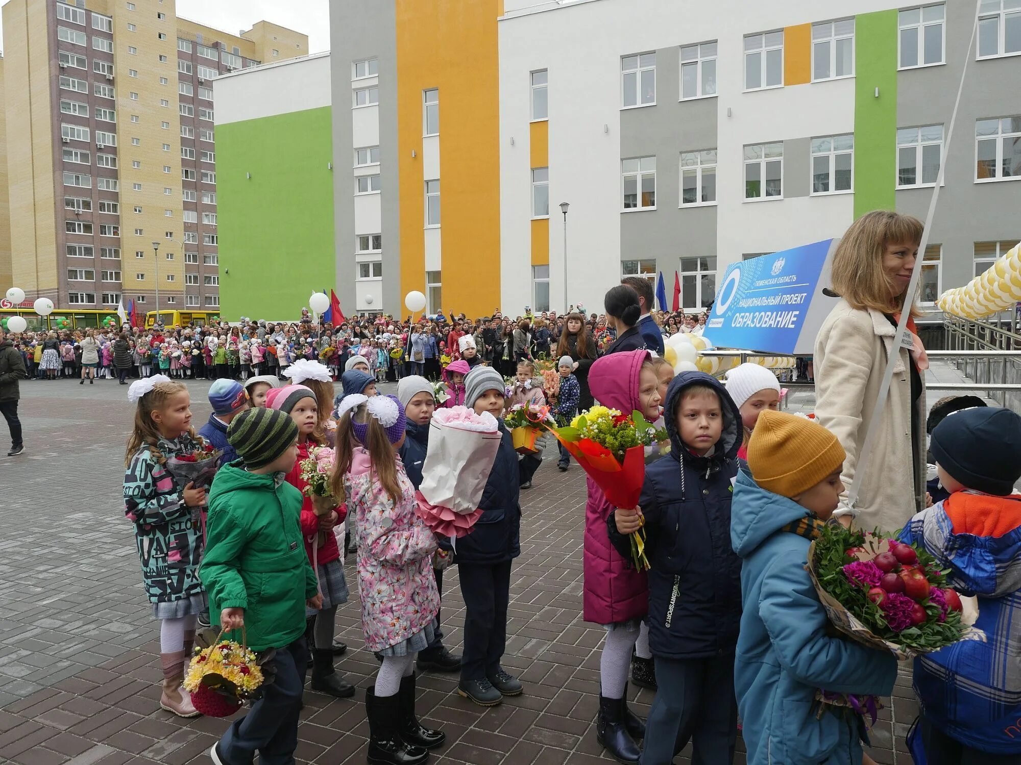 Сайт школы тюмень школа 65. 65 Школа Тюмень Бориса Житкова. Школа номер 65 Тюмень. Школа 65/2 Тюмень. Школа 65 2 корпус город Тюмень.