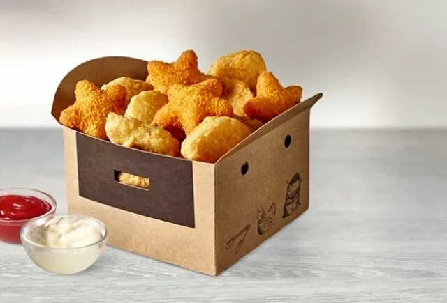 Коробка для фастфуда kfc. Крылья в панировке в коробке. Коробочка курица. Коробки для курицы. Коробочка курица.