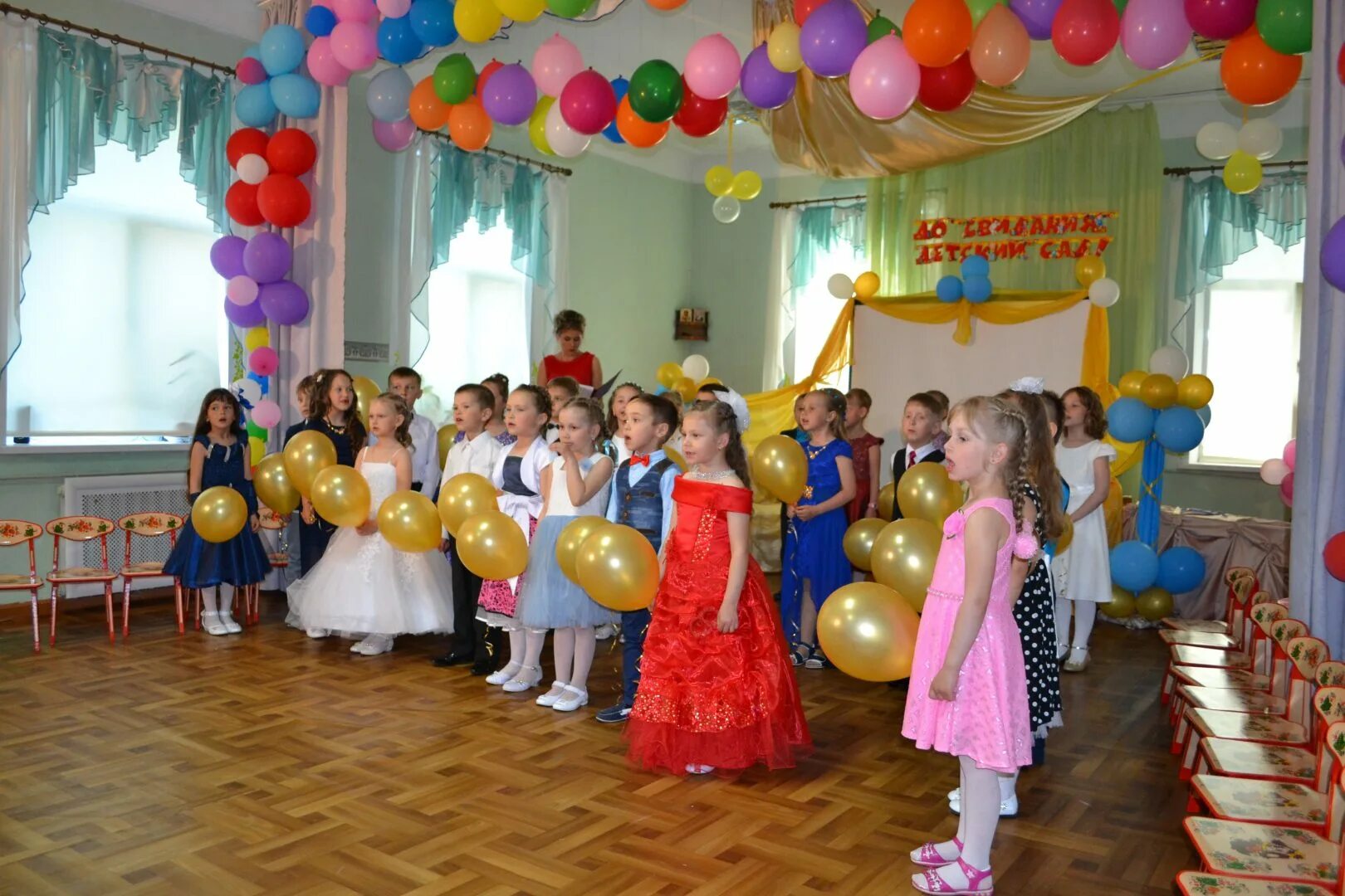 выпускном утреннике