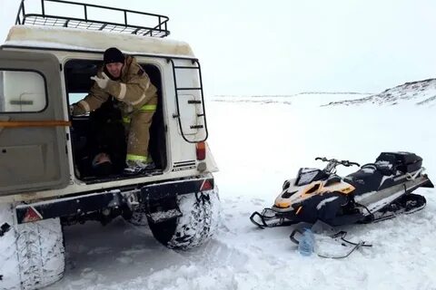 Замерзли на снегоходах видео