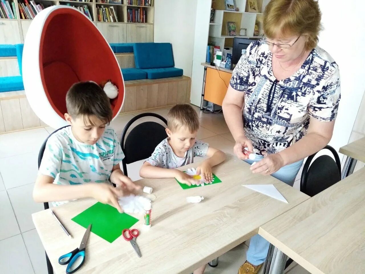 проект для малышей. про бумагу для детей садика. детям картонами мастер класс. интересные проекты школ. дети как эксперты.