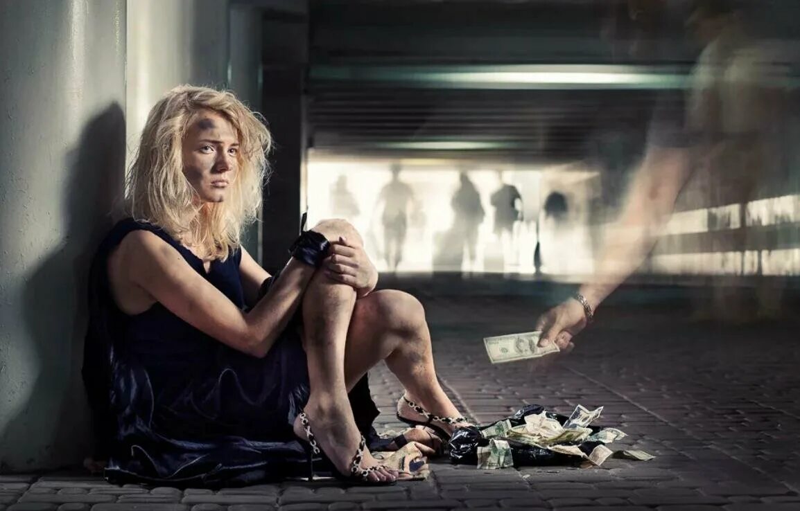 Богатый и бедный. Роскошь утешает одну бедность. Богатый и бедный. Нищий с протянутой рукой. Бедный богач крылов.