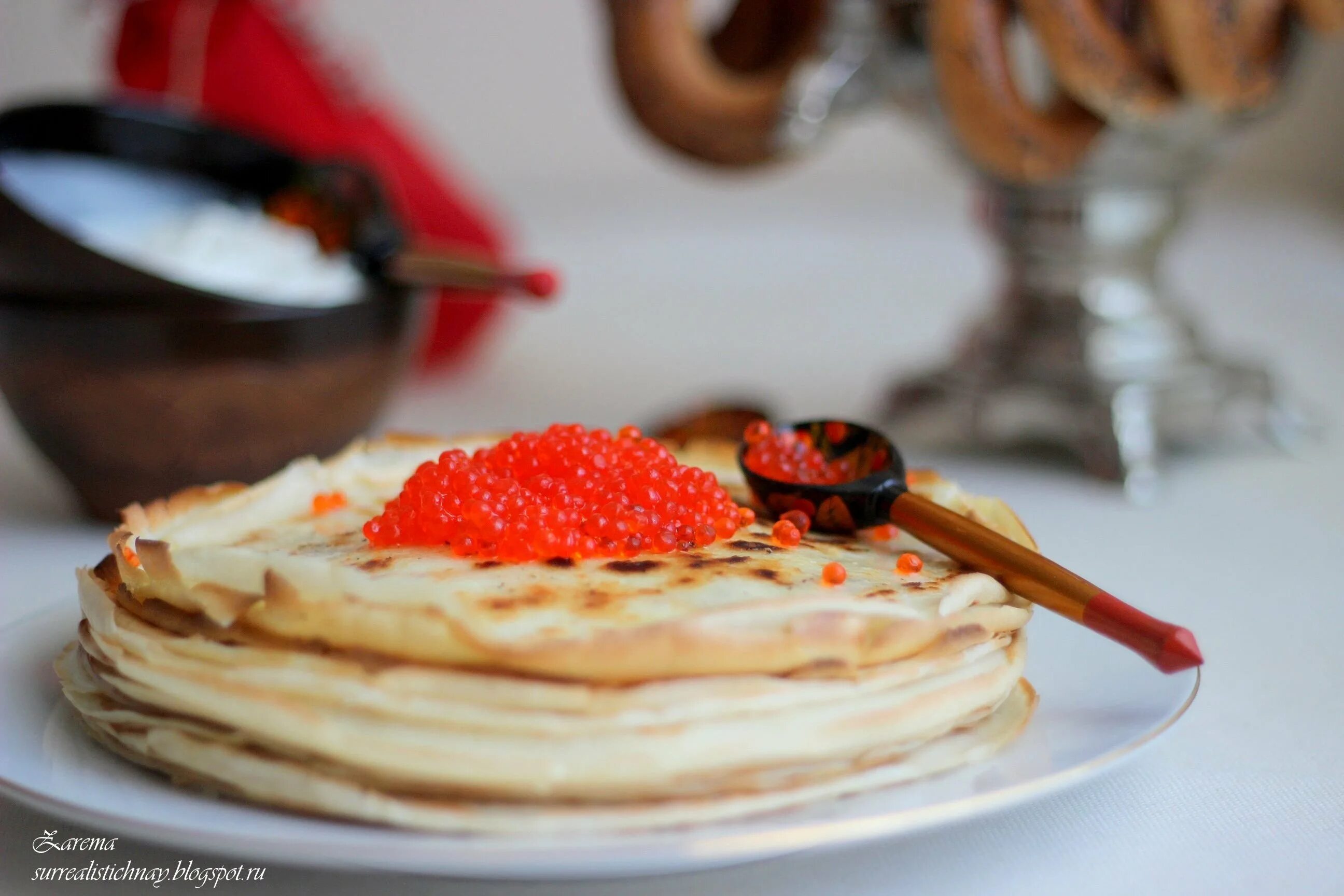 блинная неделя в ресторане. блины. блинчики на масленицу. масленица. блинчики на масленицу.