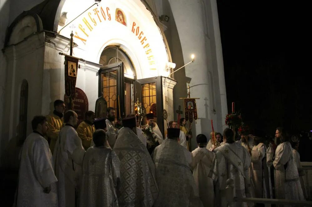 митрополит владыка владимир иким в москве проводит служба в храме. успенский кафедральный собор иваново священник андрей пащенко. богослужение в успенском соборе владимира. богослужение в успенском соборе владимира. богослужение в успенском соборе владимира.