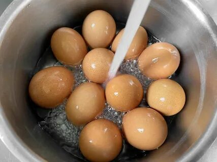 Как вытащить яйцо из курицы