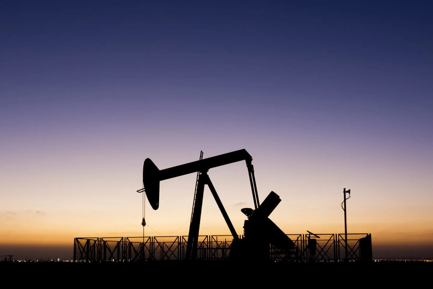 Качает нефть как называется