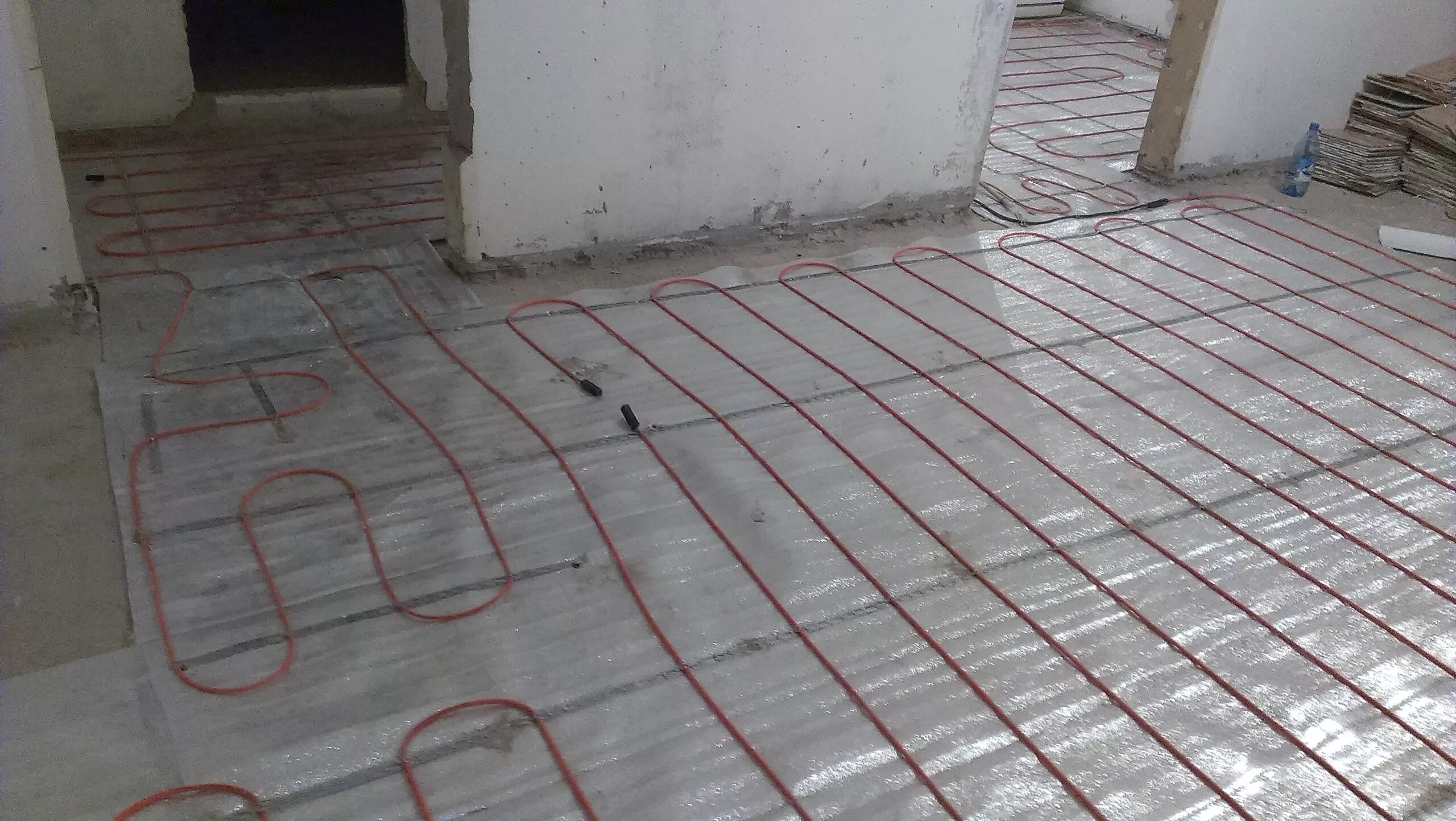 96 полов. Монтаж двужильного теплого. 96 полов. Мокрый дощатый пол. Наливной пол форбо 914.