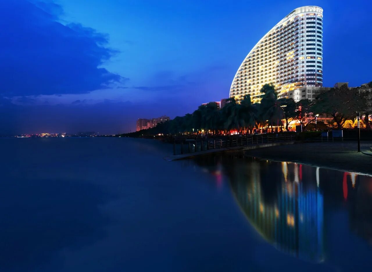 Sanya v florida. Город хайнань в китае. Аквапарк в санье хайнань. Феникс (международный аэропорт, санья). Санья хайнань китай.