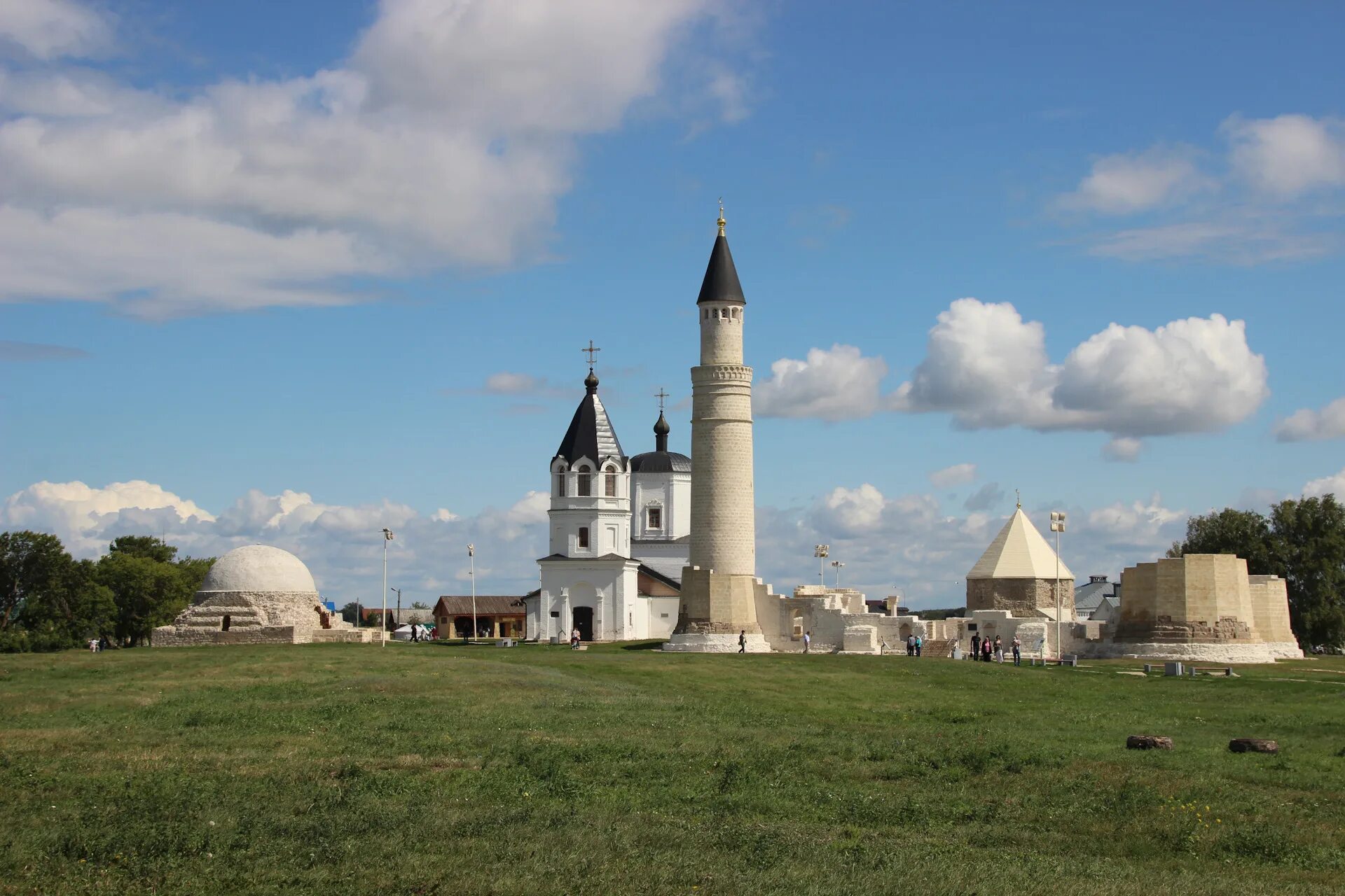 История древнего татарстана. Ханский дворец Булгар. Великий Болгар Татарстан. Соборная мечеть Болгар. Великие булгары Болгар.