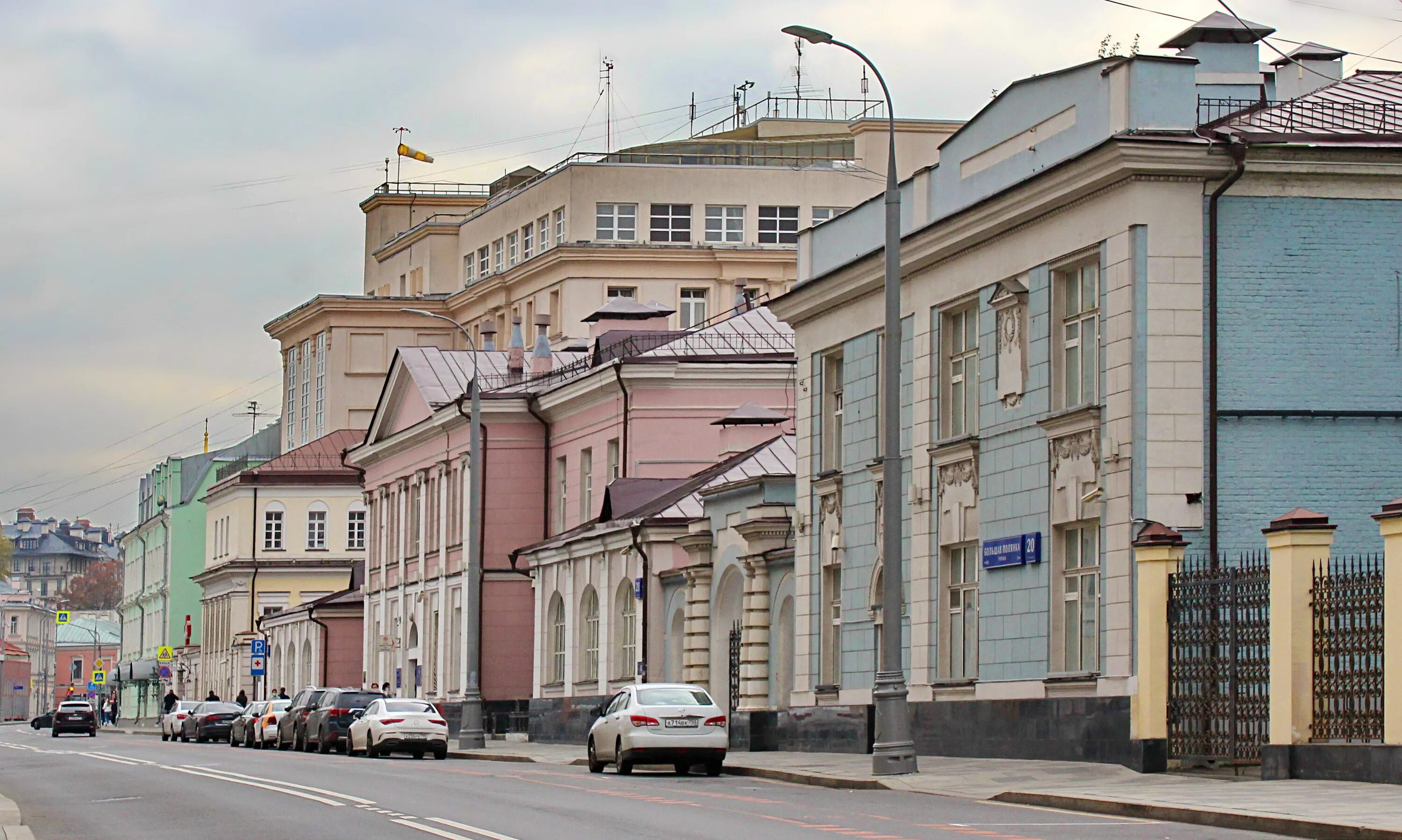 Полянка большая якиманка. Улица большая Полянка 19. Новикомбанк Москва ул большая Полянка. Ул. большая Якиманка, 22. Улица большая Полянка 20.