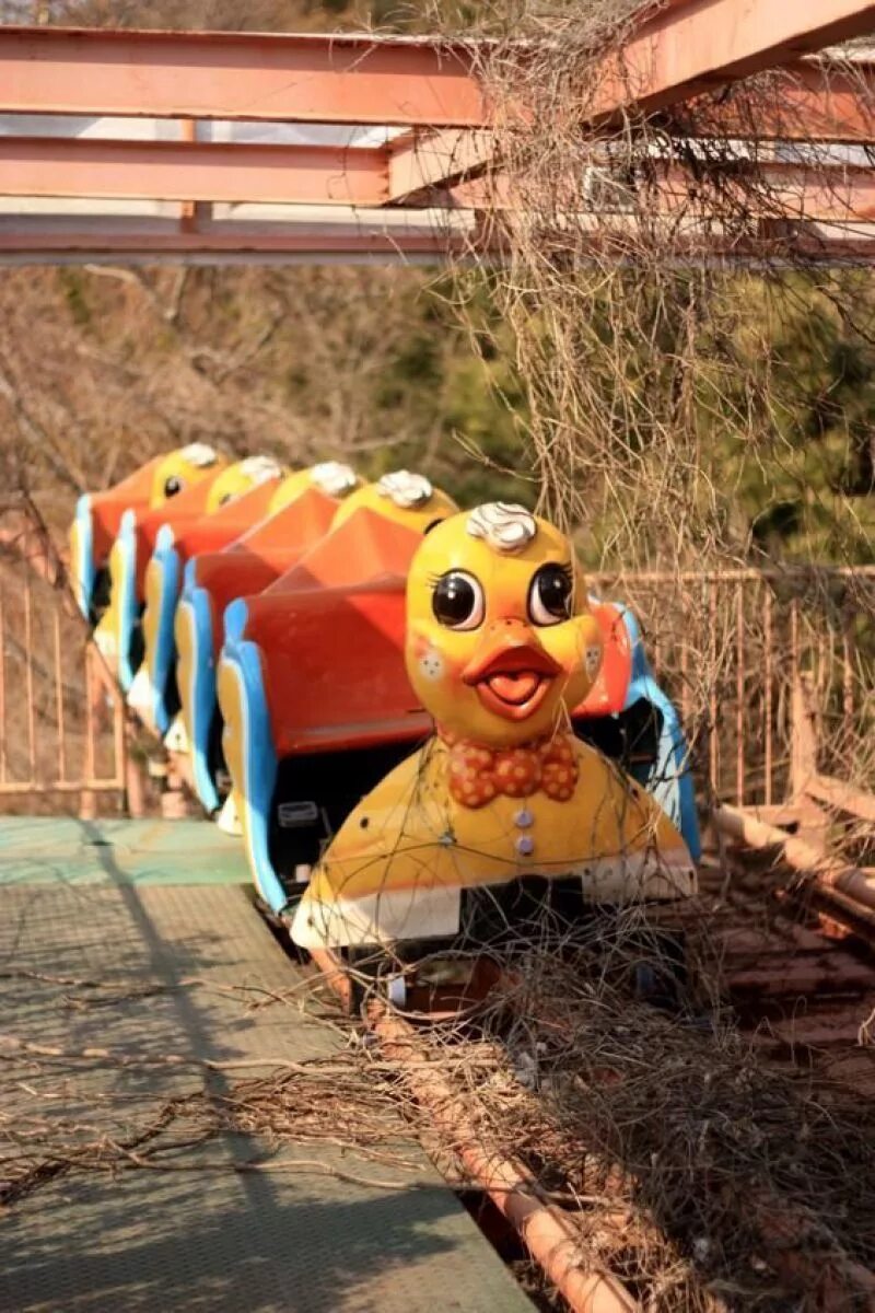 ужастик аттракционы. замок страха парк адлер. ужастик аттракционы. ужастик аттракционы. сайлент хилл парк аттракционов карусель.