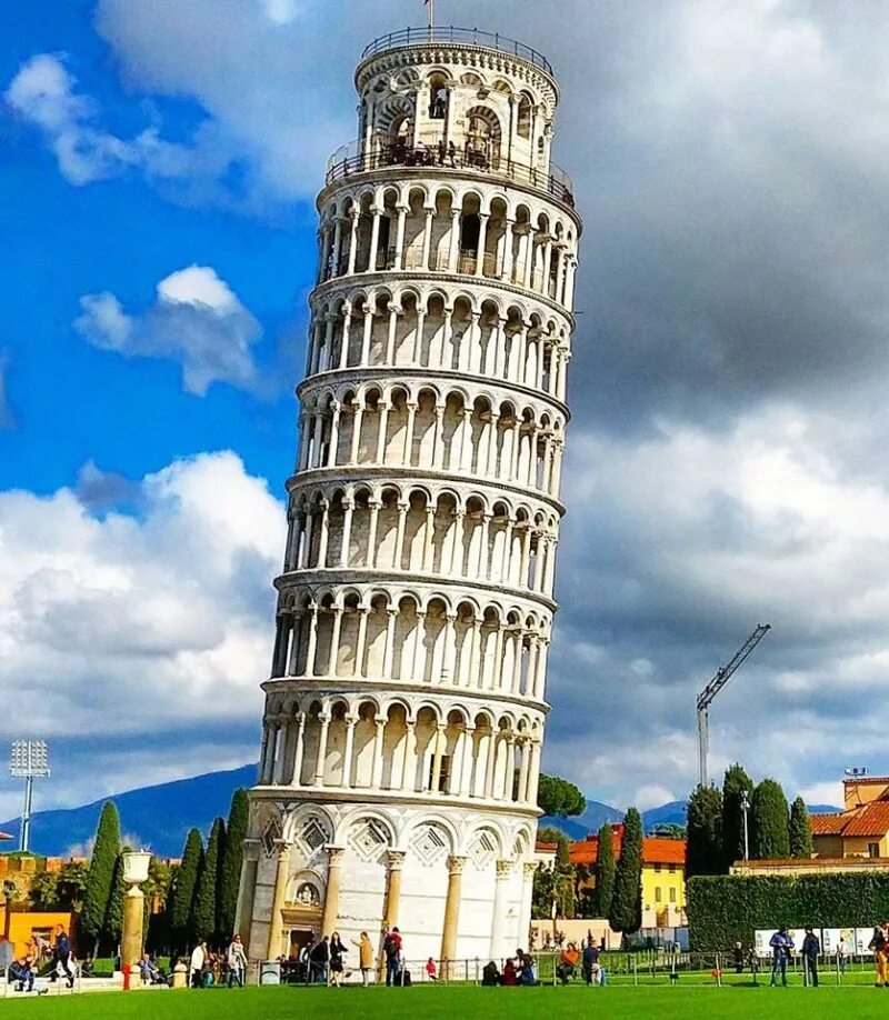 Падающая Пизанская башня. Падающая башня в Пизе. Мадрид Пизанская башня. Пизанская (Падающая) башня (Пиза, Италия). Почему башню назвали
