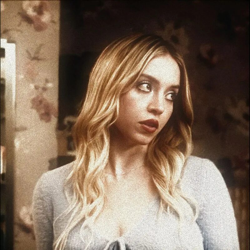 кэсси ховард. кэсси эйфория. актриса сидни суини эйфория. сидни суини в сериале эйфория. кэсси эйфория плачет.