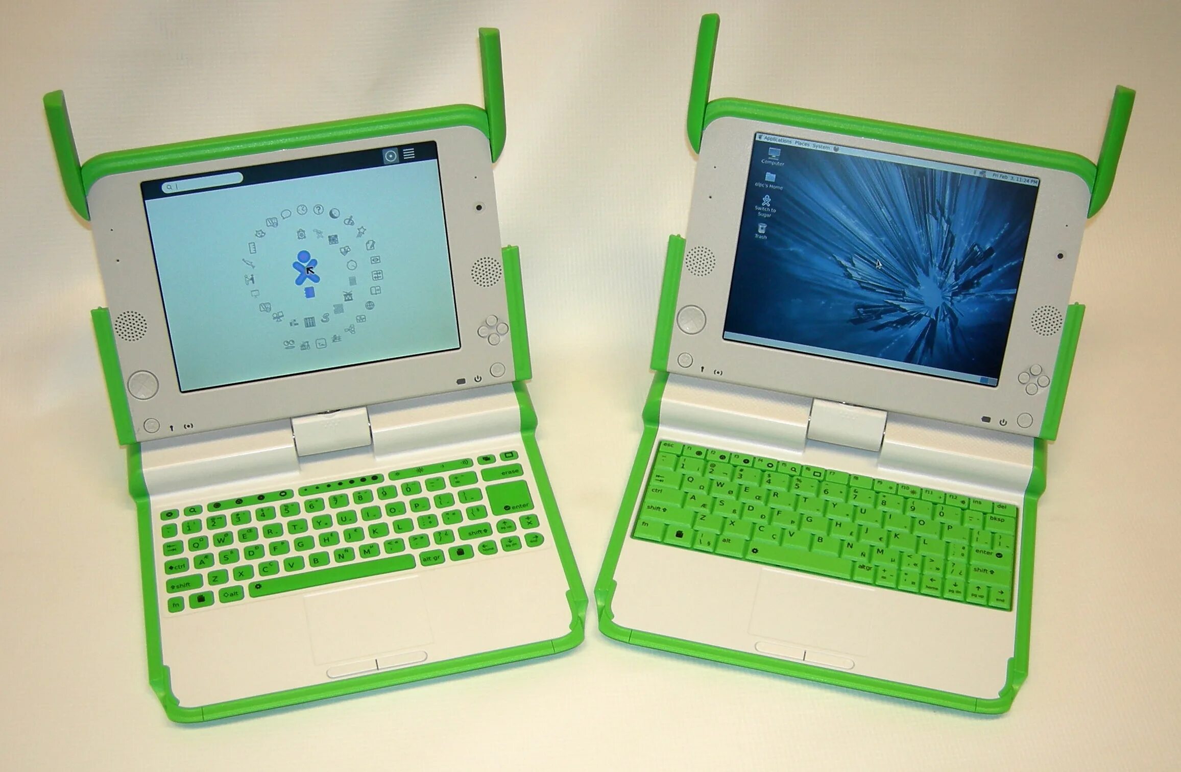 Ноутбук трансформер Эппл. OLPC XO-1. OLPC XO Laptop. Игрушечный ноутбук.