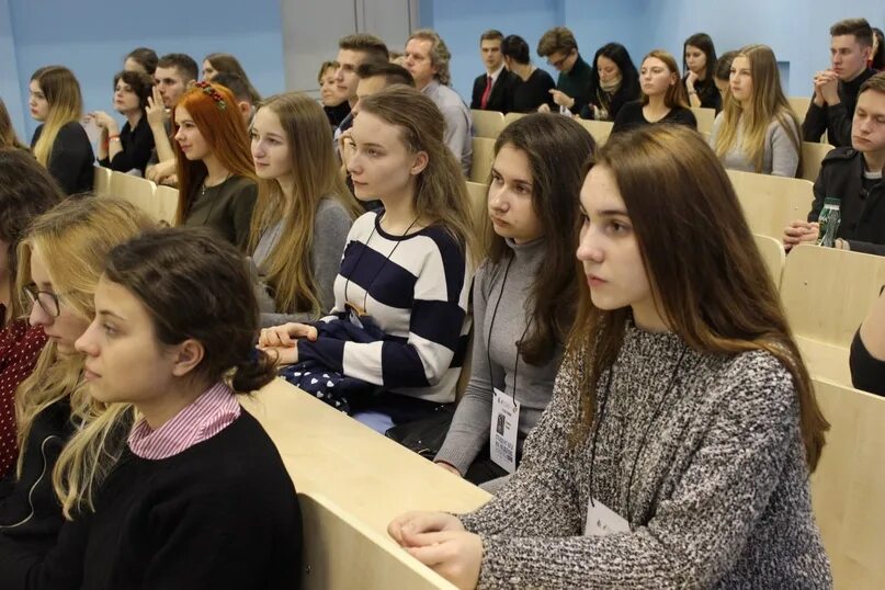 Белорусские студенты. Факультет журналистики бгу. Белорусские студенты в лесу. Бгу минск студенты. Белорусские студенты.