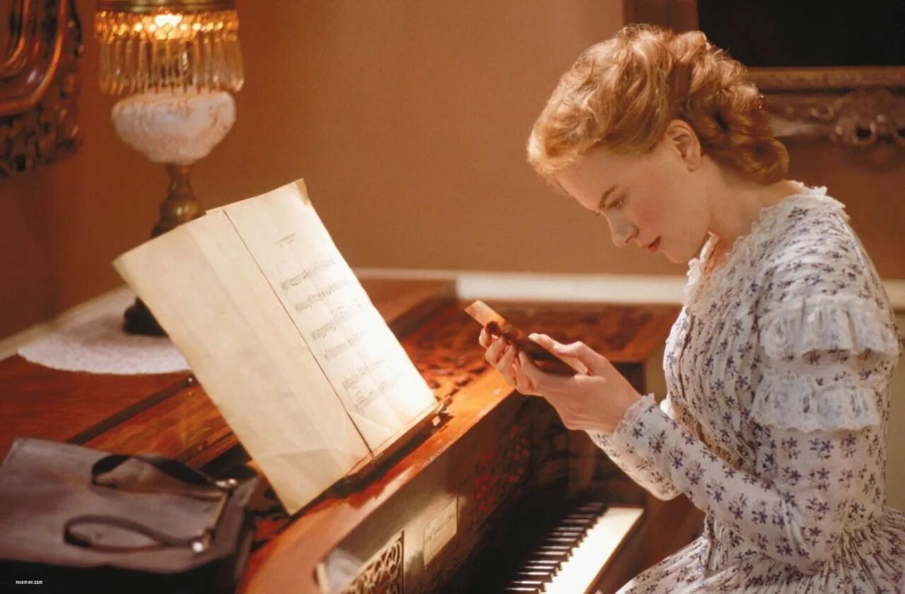 Урок в музыкальной школе. Девушка за роялем. Игра на фортепиано. Николь кидман в фильме холодная гора. Екатерина михеева фортепьяно.