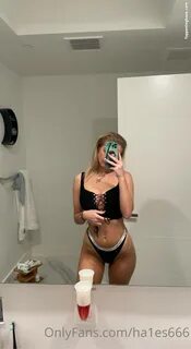 HayMartinn Nude OnlyFans Leaks.