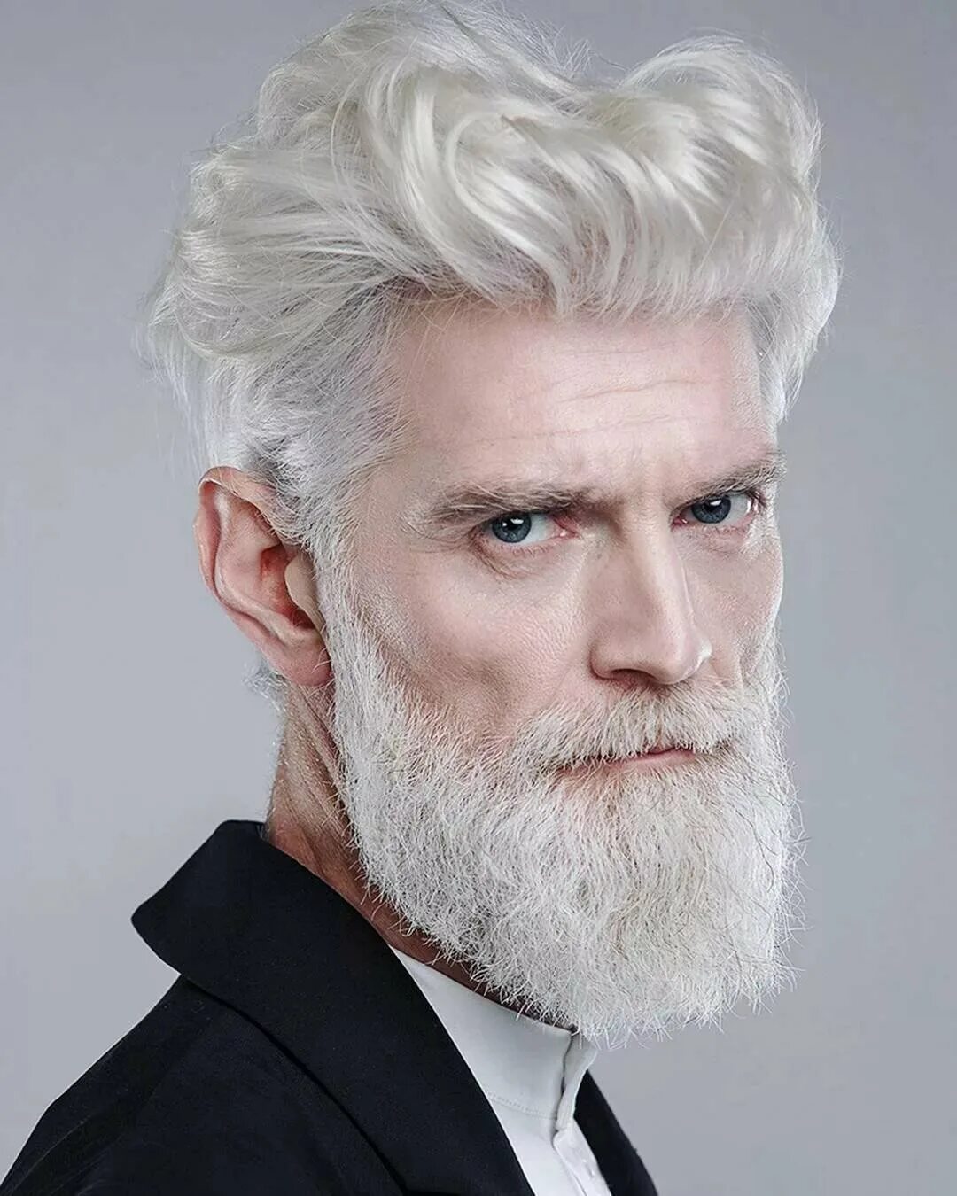 Дед блонд нижний новгород. Седой актёр лет 70ти. Седая борода. Мужчики с белыми волосами. Человек с седыми волосами.