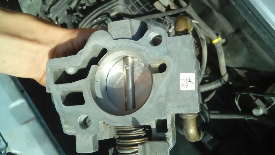 Чистка дроссельного узла и РХХ на ВАЗ-2107 инжектор - Lada 21074, 1,6 л, 2006 го