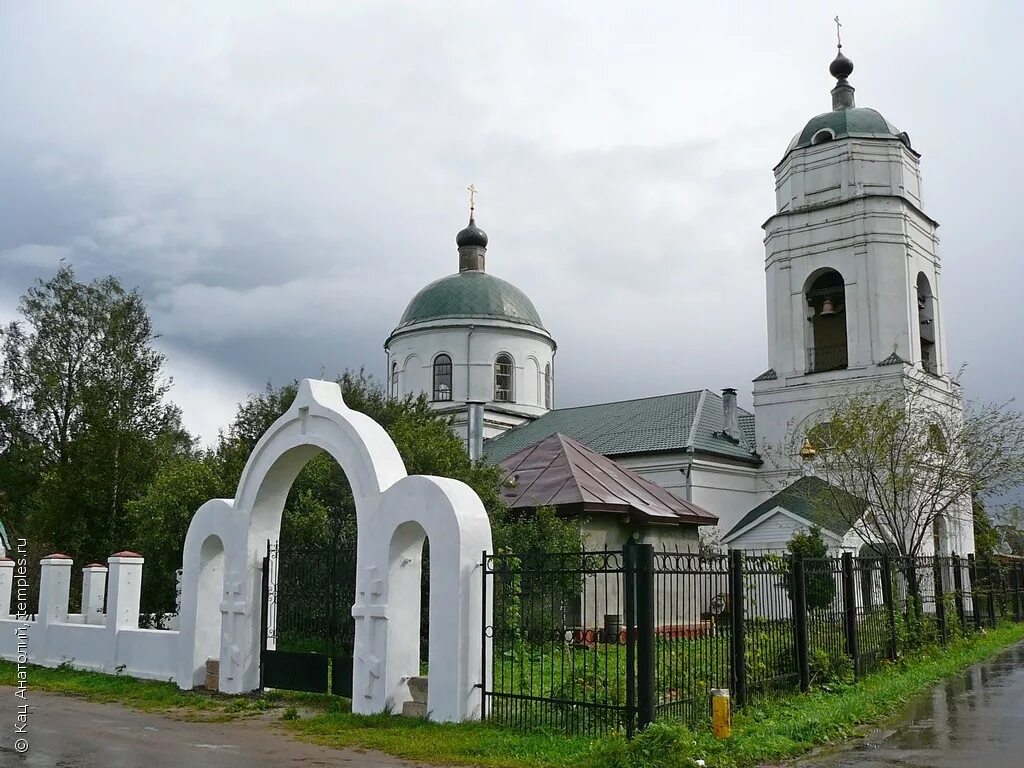 московская область троице сельцо. храм троице сельцо дмитровское шоссе. мытищинский район троице сельцо церковь. церковь троицы живоначальной в троице-сельце. храм святой троицы сельцо.