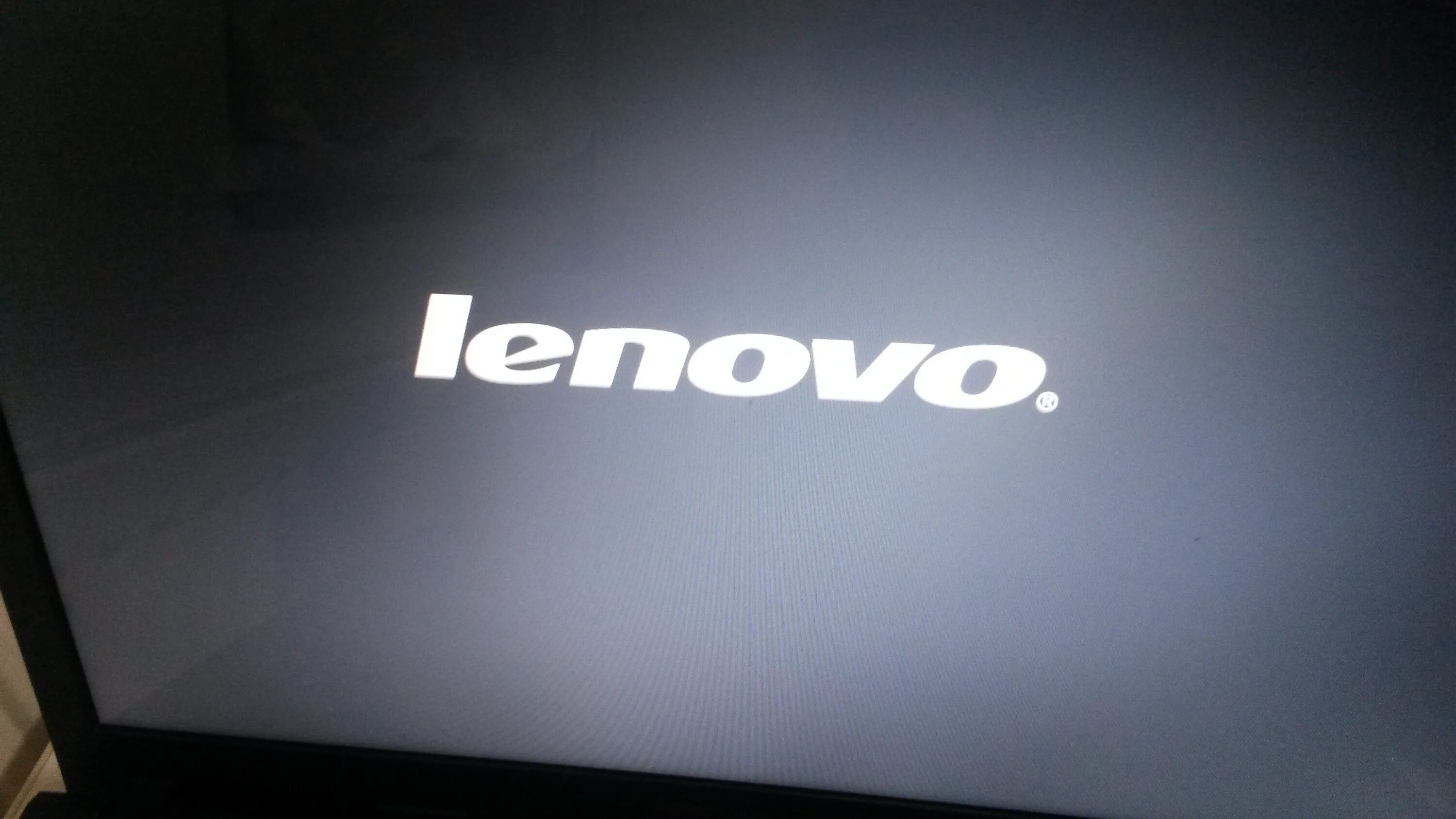 Lenovo. Обои на рабочий стол леново. Леново загрузка. Lenovo надпись.